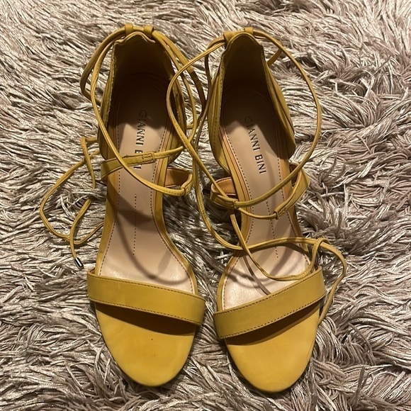 GIANNI Bini Yellow Heels sz‎ 7.5 - Picture 2 of 11